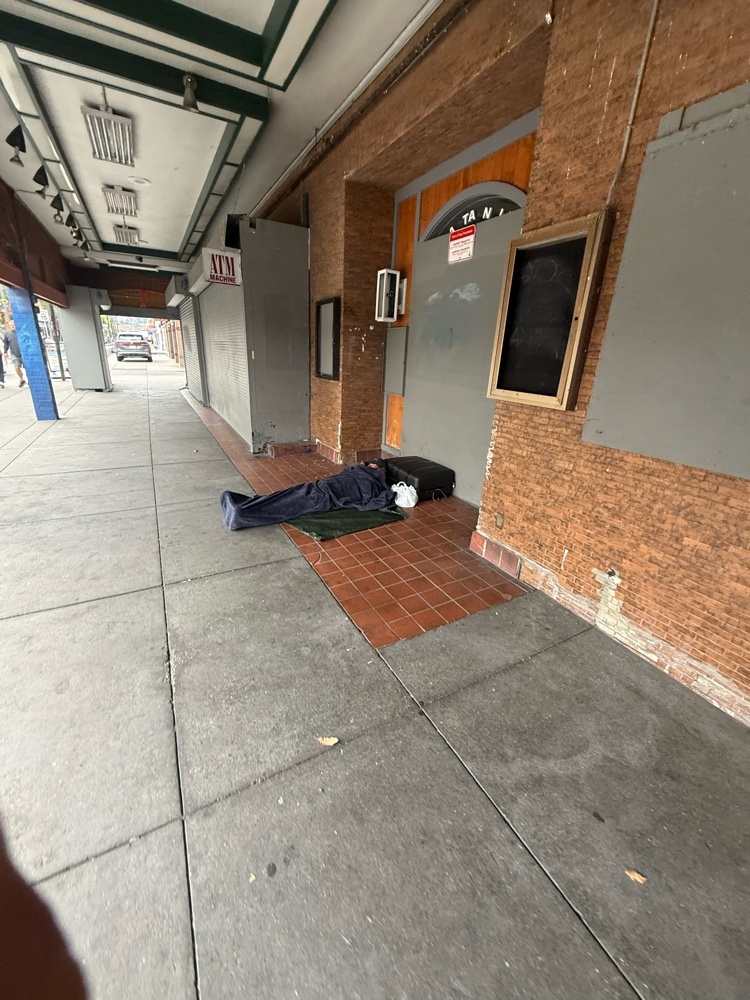 Photo attached to case 202000211080