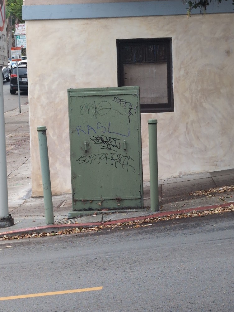 Photo attached to case 202000211192