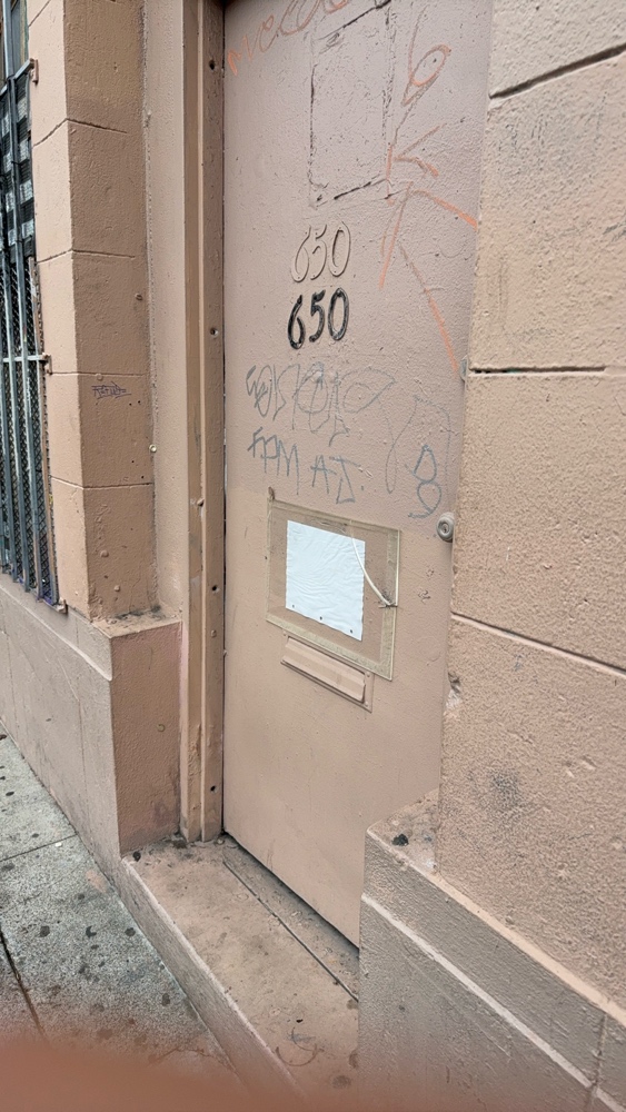 Photo attached to case 202000211571