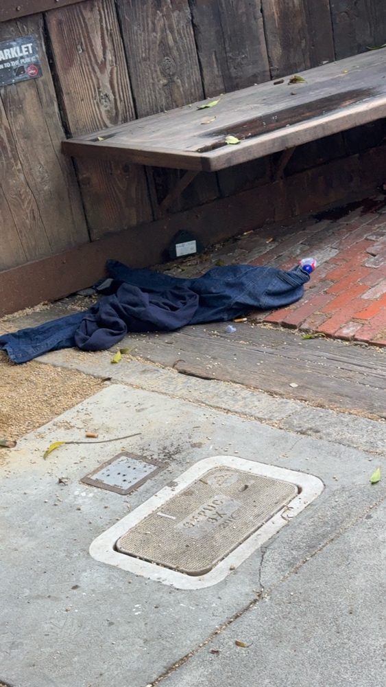 Photo attached to case 202000211605