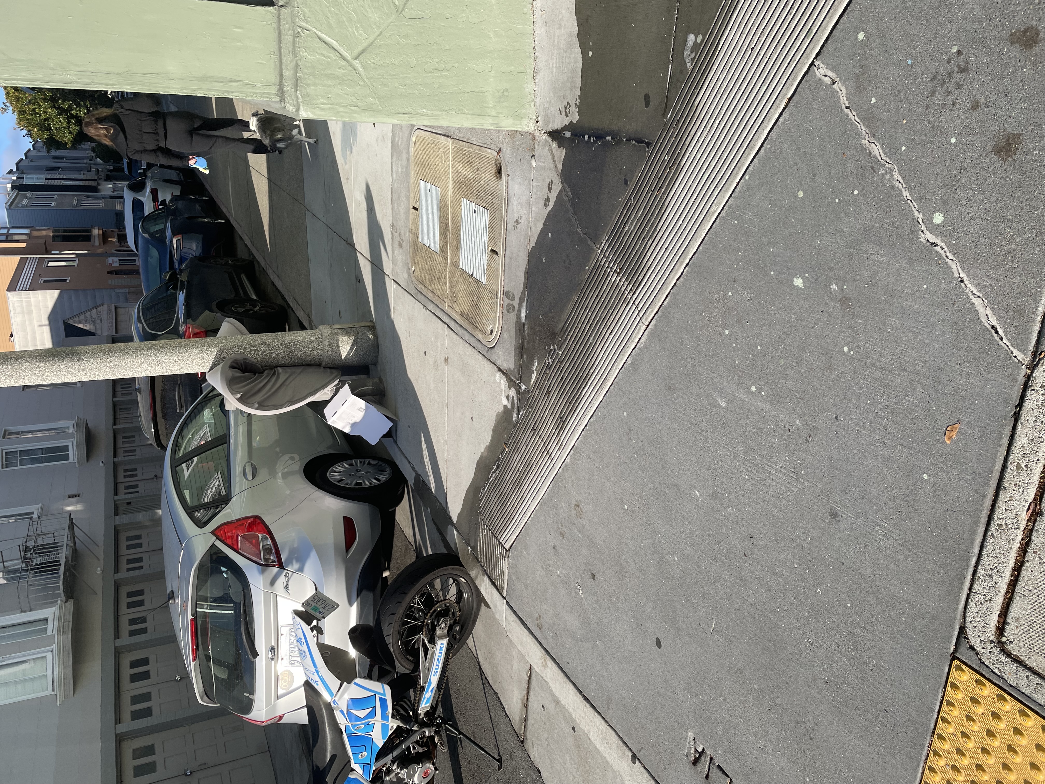 Photo attached to case 202000213817