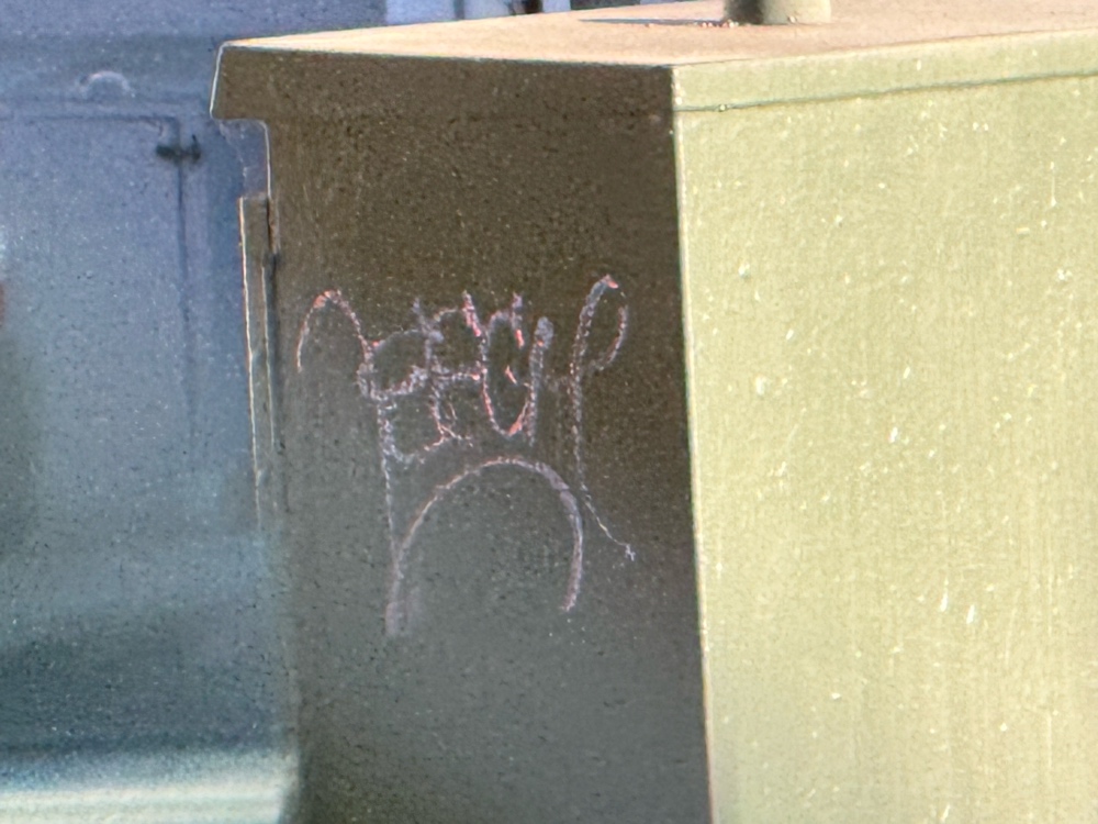 Photo attached to case 202000216280