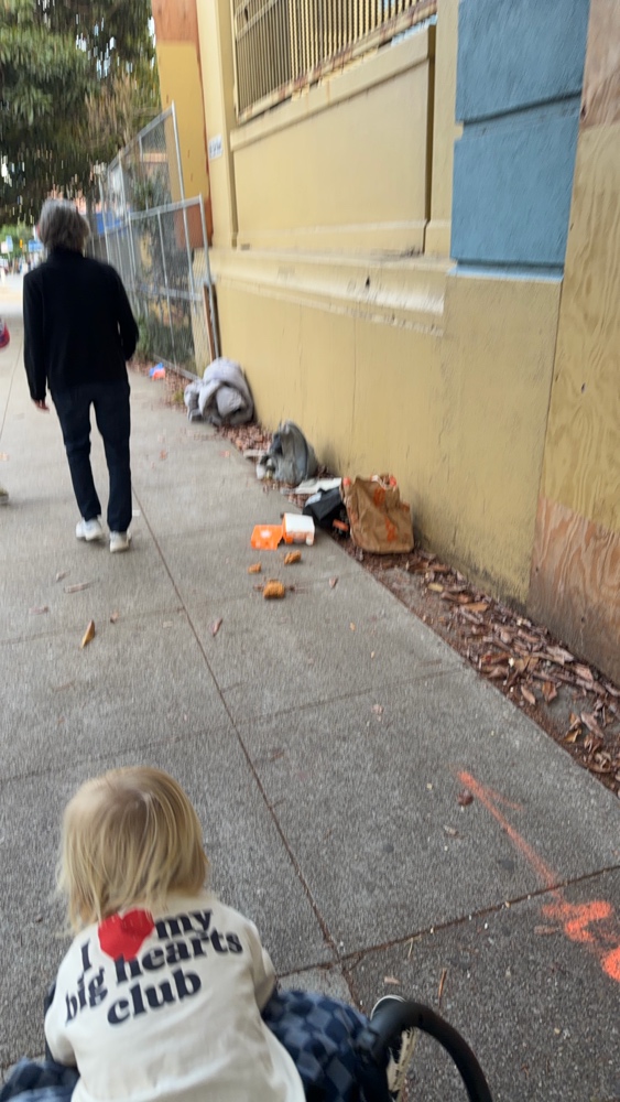 Photo attached to case 202000223520