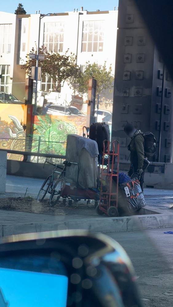 Photo attached to case 202000225789