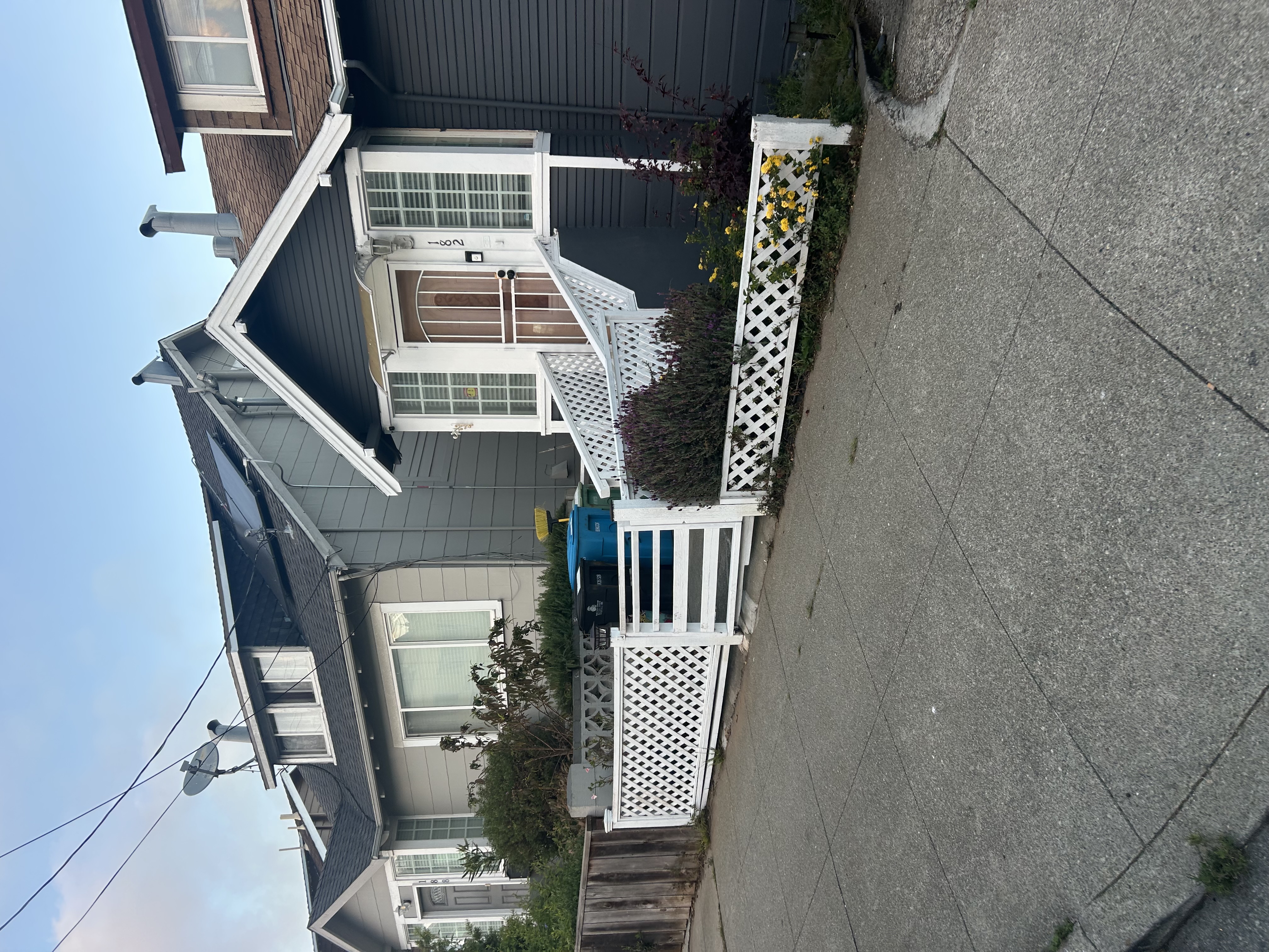 Photo attached to case 202000228375