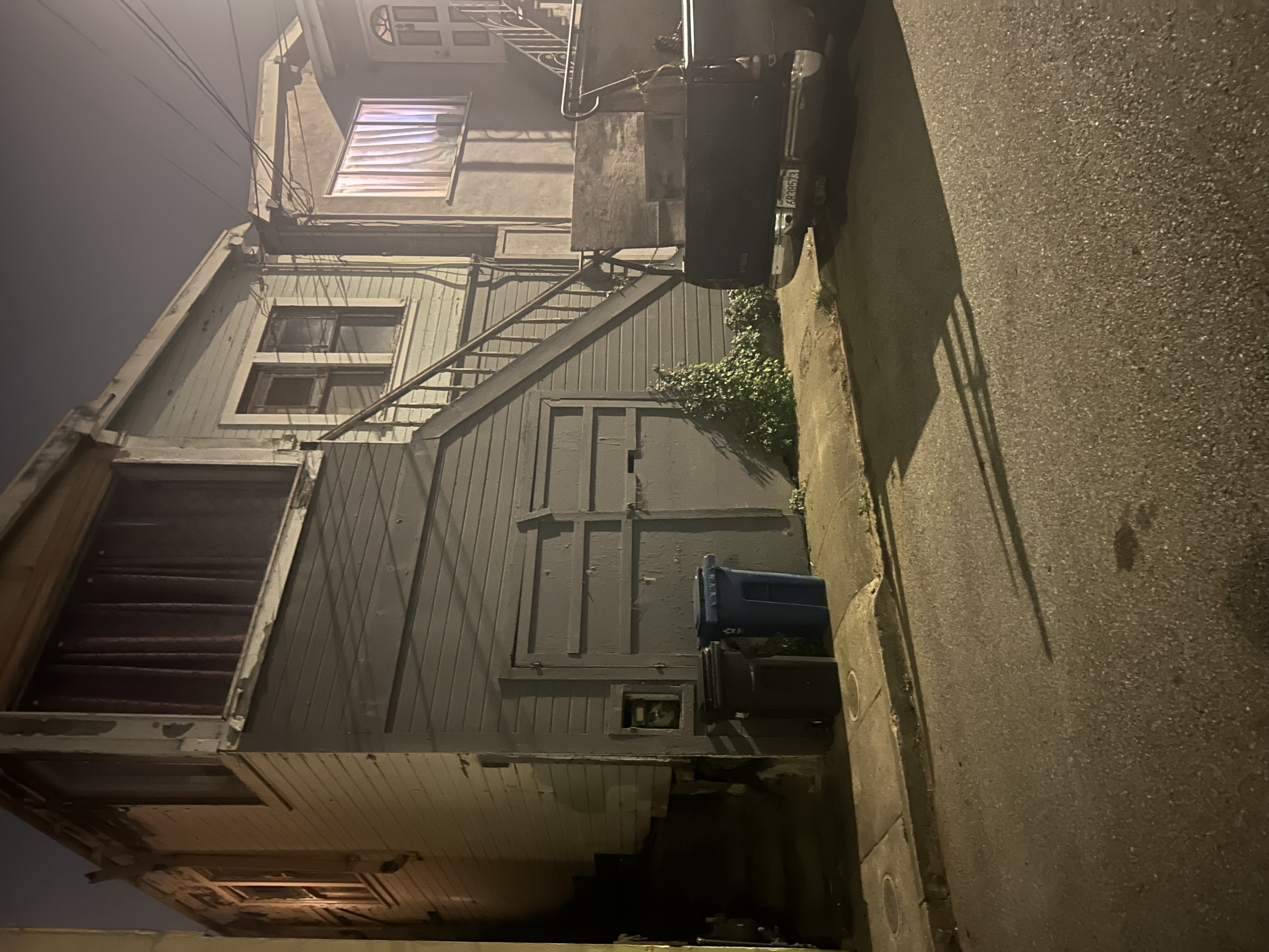 Photo attached to case 202000228460