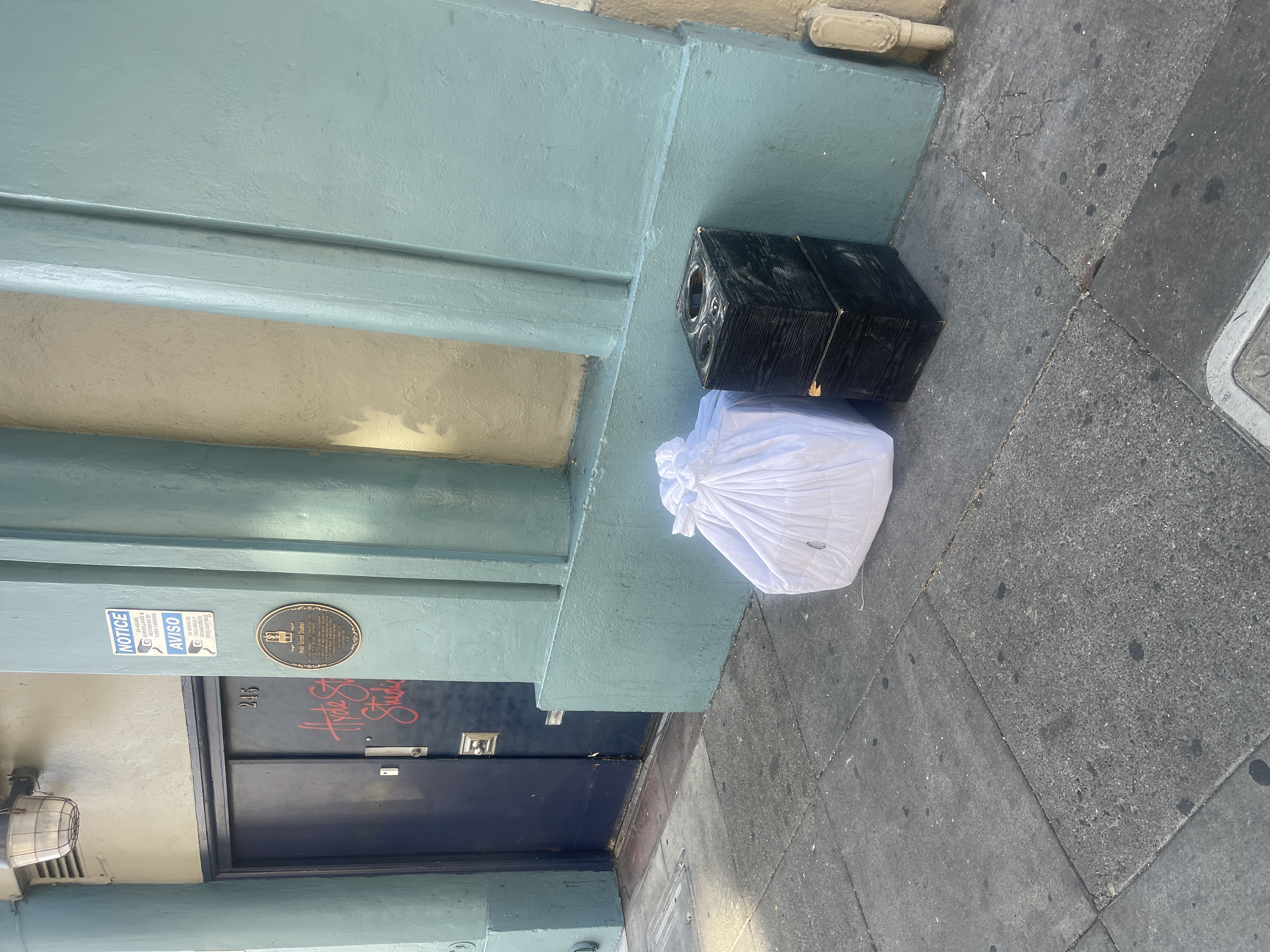 Photo attached to case 202000233113