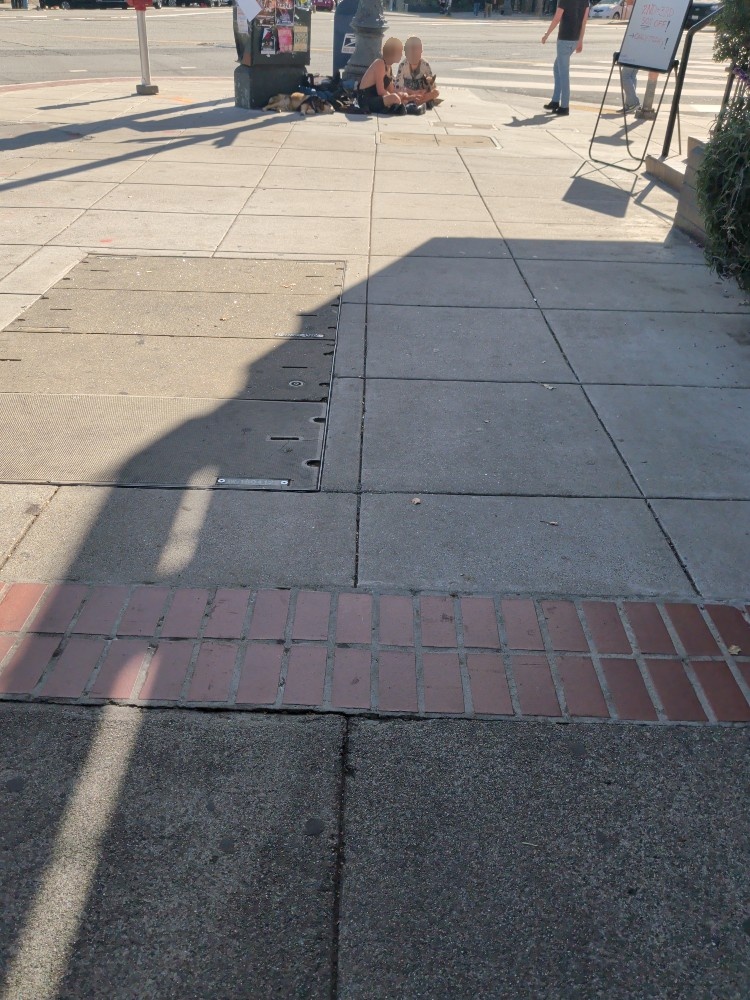 Photo attached to case 202000233313