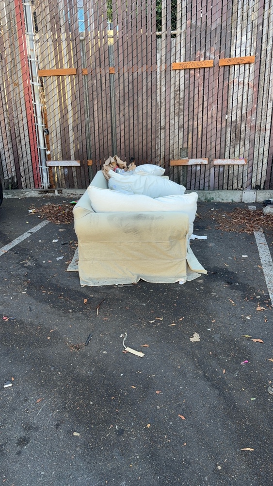 Photo attached to case 202000237200