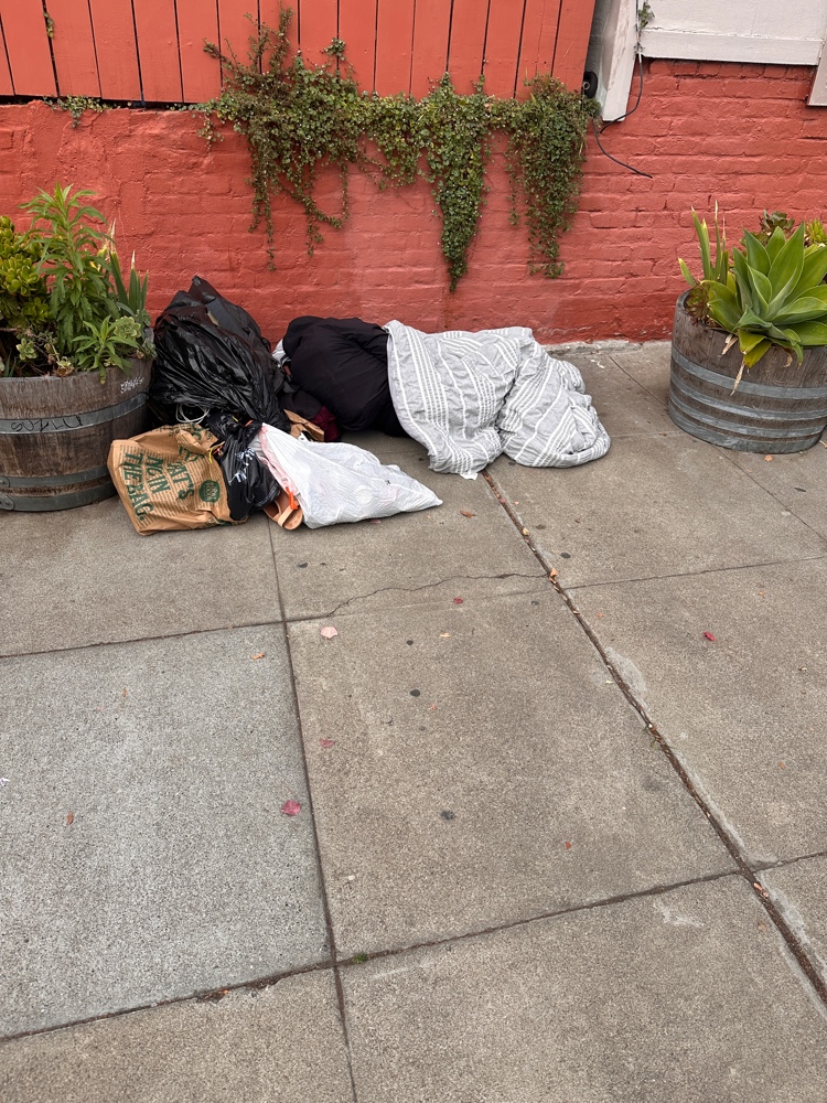 Photo attached to case 202000239513